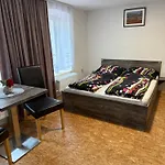 Obzor Apartman *